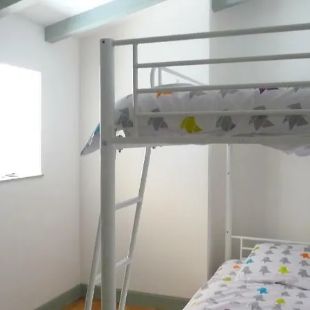 莱斯卡特勒普罗翁塞斯德艾尔兰德住宿加早餐旅馆 Saint-Amant-Tallende