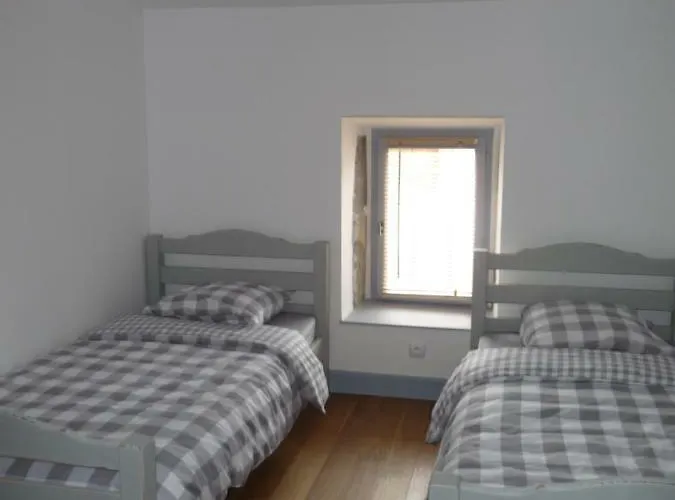 Les Quatre Provinces D'irlande 3* Saint-Amant-Tallende